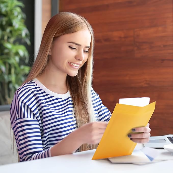 UCGOU Kraft Bubble Mailers 6x10 Inch 25 Pack Usable Size 6x9 Inch Yellow Padded Envelopes #0 Small Business Mailing Packages Self Sealing Tear Resistant Boutique Shipping Bags for Jewelry Supplies